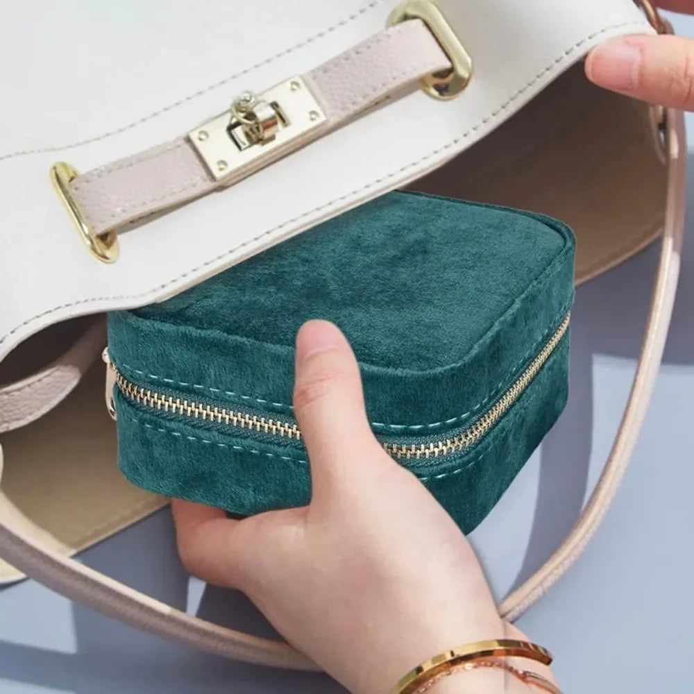 Boîte à bijoux en velours vert émeraude de poche