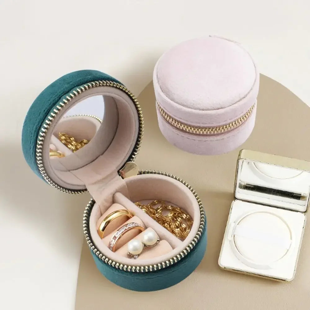 Boîte à bijoux de poche ronde en velours