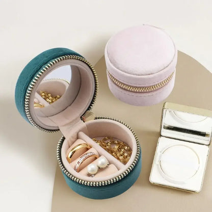 Boîte à bijoux de poche ronde en velours